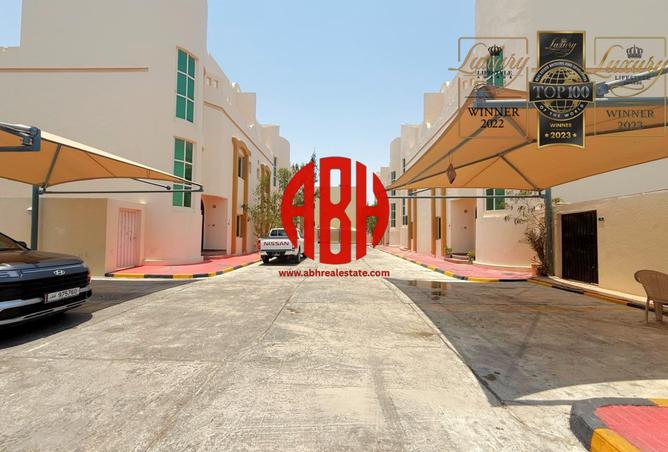 مجمع سكني - 5 غرف نوم - 4 حمامات للايجار في فلل عين خالد - عين خالد - الدوحة