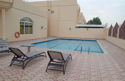 مجمع سكني - 4 غرف نوم - 4 حمامات للايجار في شارع المطار القديم - طريق المطار القديم - الدوحة