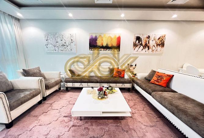 892964 - Property Image 2