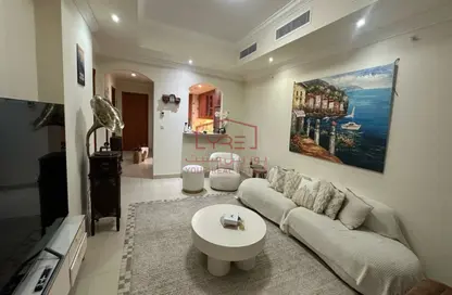 Apartment - 1 Bedroom - 2 Bathrooms for sale in Porto Arabia Townhouses - Porto Arabia - The Pearl Island - Doha