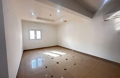 Apartment - 2 Bedrooms - 2 Bathrooms for rent in Al Nasr Street - Al Nasr - Doha