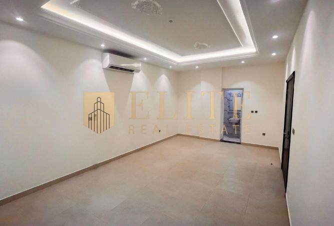 933601 - Property Image 2