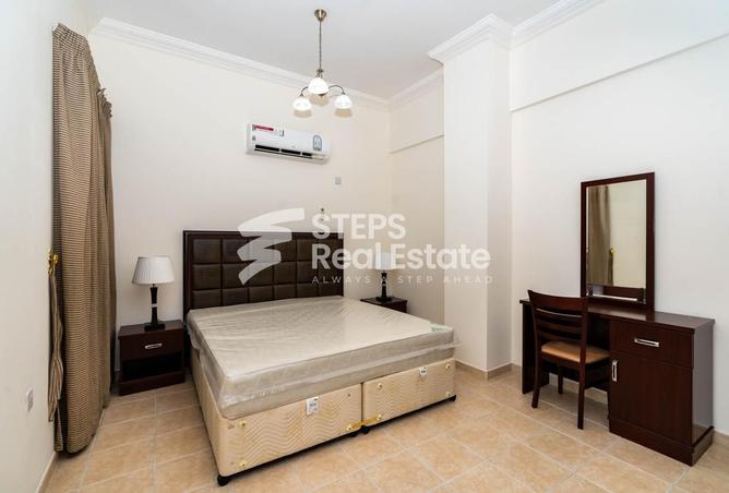 956692 - Property Image 3