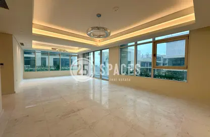Duplex - 4 Bedrooms - 5 Bathrooms for rent in Gewan Island - The Pearl Island - Doha