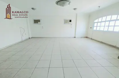 Apartment - 3 Bedrooms - 2 Bathrooms for rent in Fereej Bin Mahmoud - Doha