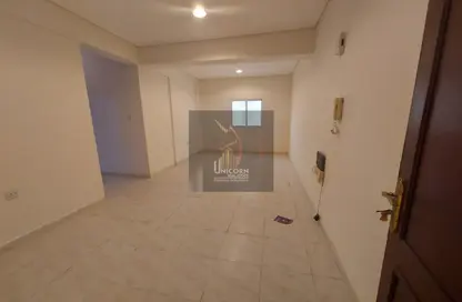 سكن الموظفين - استوديو - 2 حمامات للايجار في منتزه 7 - المنتزه - الدوحة