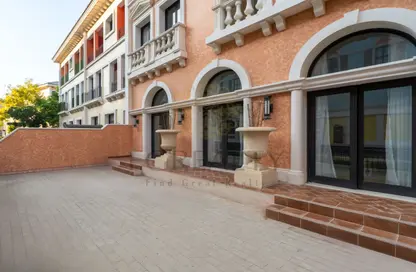Townhouse - 4 Bedrooms - 5 Bathrooms for sale in Mercato - Qanat Quartier - The Pearl Island - Doha