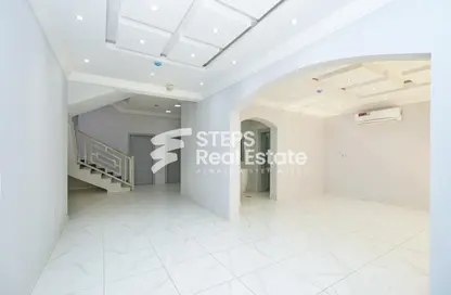 مجمع سكني - 6 غرف نوم - 6 حمامات للبيع في إزغاوا - إزغاوا - الدوحة