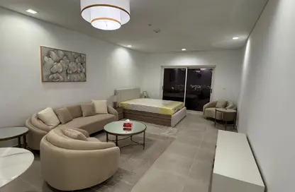 Apartment - Studio - 1 Bathroom for rent in Viva West - Viva Bahriyah - The Pearl Island - Doha