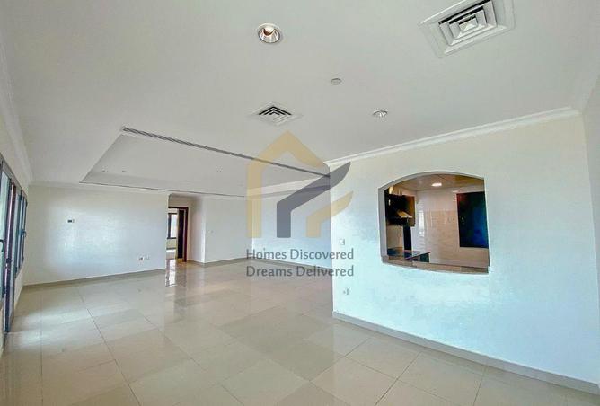 933858 - Property Image 2