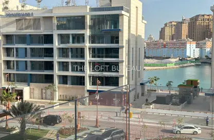 Apartment - 1 Bedroom - 2 Bathrooms for rent in Gewan Island - The Pearl Island - Doha
