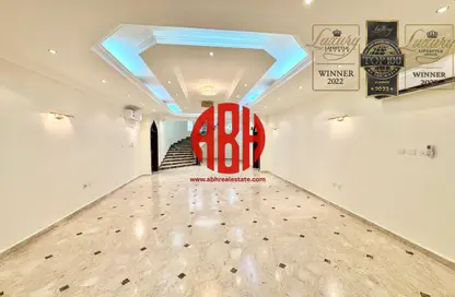 Compound - 7+ Bedrooms - 7+ Bathrooms for rent in West Bay Lagoon Street - West Bay Lagoon - Doha