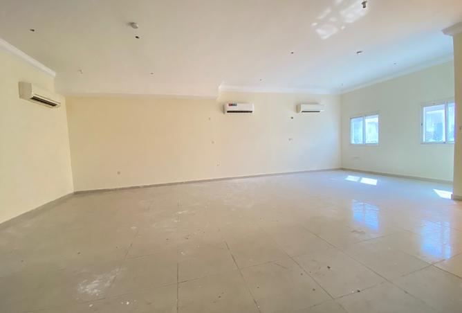 965016 - Property Image 3