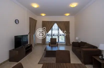 Living Room image for: Apartment - 1 Bedroom - 2 Bathrooms for rent in Medina Centrale - Medina Centrale - The Pearl Island - Doha, Image 1