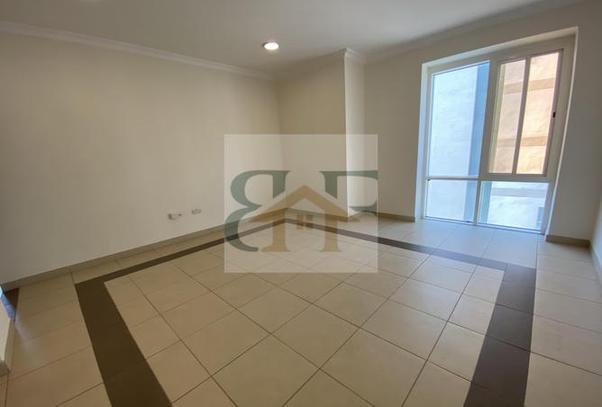 943072 - Property Image 2