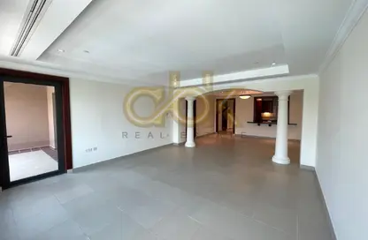 Townhouse - 2 Bedrooms - 3 Bathrooms for sale in East Porto Drive - Porto Arabia - The Pearl Island - Doha
