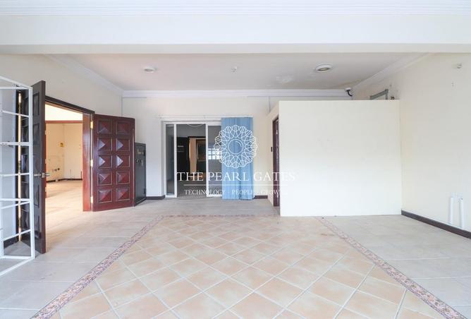 933642 - Property Image 3