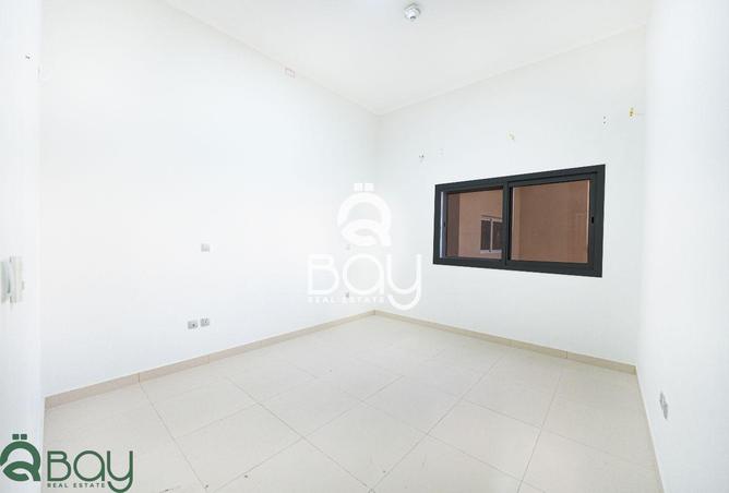 964221 - Property Image 3