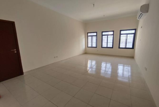 979453 - Property Image 2