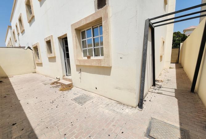 932093 - Property Image 3
