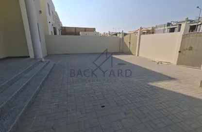 شقة - 8 غرف نوم - 8 حمامات للايجار في الخيصة - الخيصة - أم صلال محمد