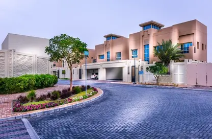 مجمع سكني - 4 غرف نوم - 5 حمامات للايجار في جناين الوعب - الوعب - الدوحة