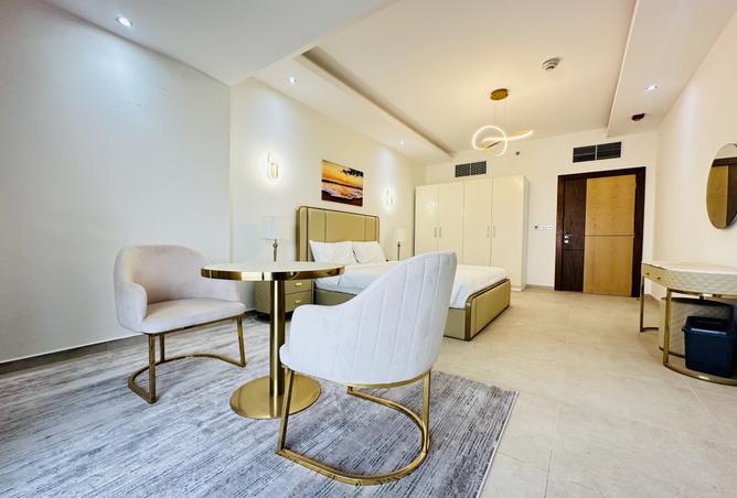 952816 - Property Image 2
