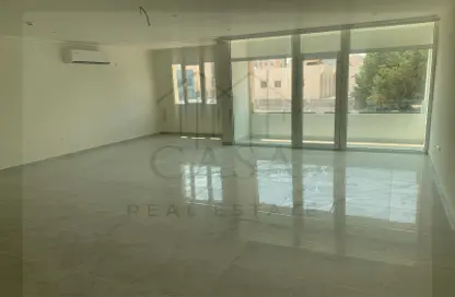 شقة - 2 غرف نوم - 2 حمامات للايجار في الوعب - الوعب - الدوحة