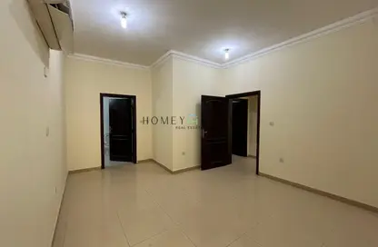 Apartment - 2 Bedrooms - 2 Bathrooms for rent in Al Nasr Street - Al Nasr - Doha
