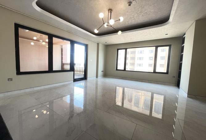 985578 - Property Image 2