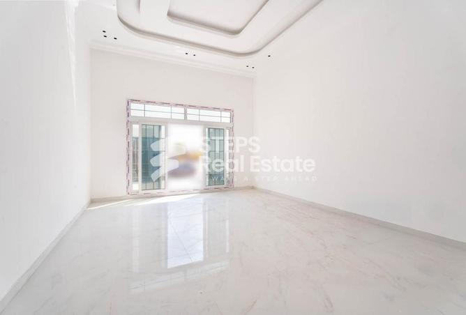 947137 - Property Image 2