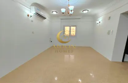 Apartment - 1 Bedroom - 2 Bathrooms for rent in Umm Ghwailina Comm - Umm Ghuwalina - Umm Ghuwailina - Doha