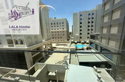 شقة - غرفة نوم - 2 حمامات للايجار في مبنى رمادا التجاري - شارع الروابي - المنتزه - الدوحة
