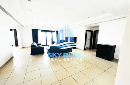 Apartment - 2 Bedrooms - 2 Bathrooms for rent in Porto Arabia - The Pearl Island - Doha