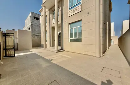 Villa - 5 Bedrooms - 7 Bathrooms for rent in Street 871 - Al Duhail South - Al Duhail - Doha
