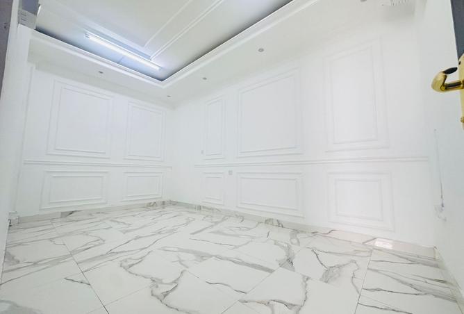 996198 - Property Image 3