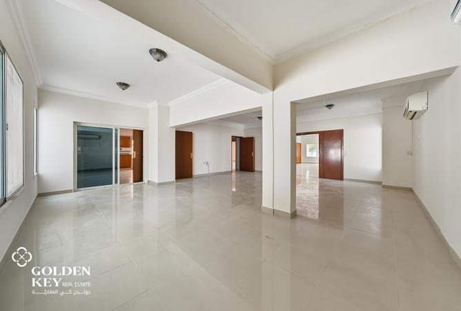945663 - Property Image 3