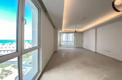Apartment - 2 Bedrooms - 2 Bathrooms for rent in Viva West - Viva Bahriyah - The Pearl Island - Doha
