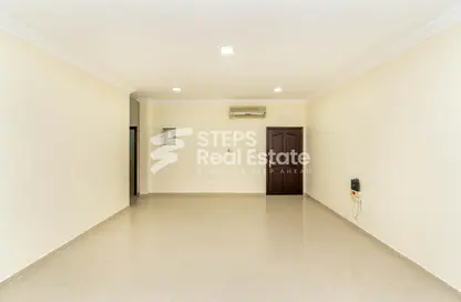 Apartment - 2 Bedrooms - 2 Bathrooms for rent in Al Nasr Street - Al Nasr - Doha