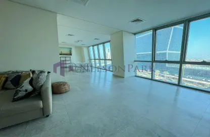 Apartment - 3 Bedrooms - 5 Bathrooms for rent in Zig Zag Tower B - Zig Zag Towers - West Bay - Doha