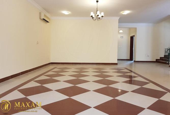 999944 - Property Image 2