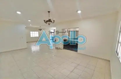 Empty Room image for: Villa - 3 Bedrooms - 3 Bathrooms for rent in Ain Khaled - Ain Khaled - Doha, Image 1