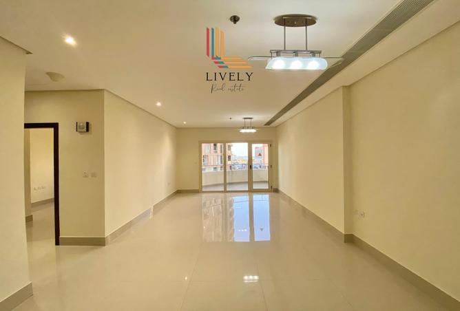 976431 - Property Image 2