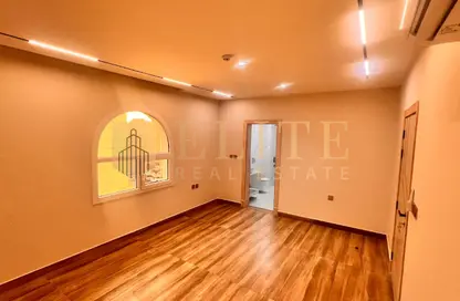 Apartment - 2 Bedrooms - 3 Bathrooms for rent in Madinat Khalifa Building 58 - Madinat Khalifa South - Madinat Khalifa - Doha