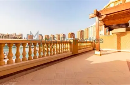 تاون هاوس - 3 غرف نوم - 4 حمامات للبيع في طريق بورتو الشرقي - بورتو أرابيا - جزيرة اللؤلؤة - الدوحة