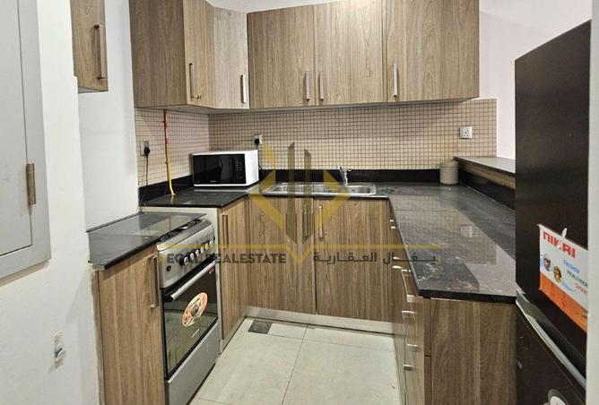930398 - Property Image 3