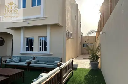 فيلا - 6 غرف نوم - 5 حمامات للايجار في أم صلال على - الدوحة