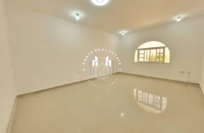 فيلا - 2 غرف نوم - 1 حمام للايجار في شارع ام السنيم - عين خالد - الدوحة