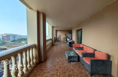 Apartment - 2 Bedrooms - 3 Bathrooms for rent in West Porto Drive - Porto Arabia - The Pearl Island - Doha
