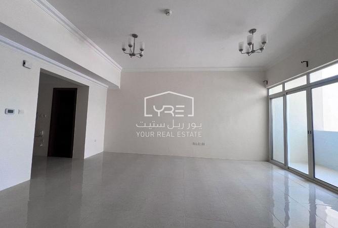 914389 - Property Image 2